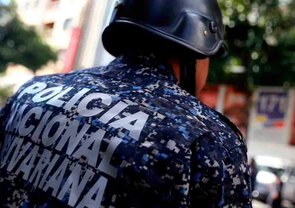 Dos PNB heridos tras accidente entre moto y carro en Lagunillas