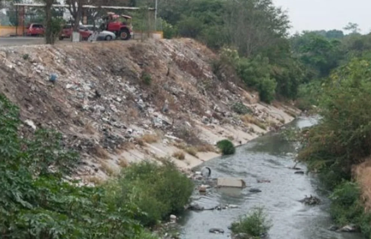 Hombre quedó tapiado mientras recolectaba chatarra en una quebrada en Lara