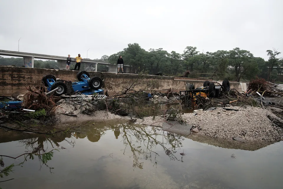 Suben a 52 las víctimas mortales por las inundaciones en Texas, entre ellas 15 niños