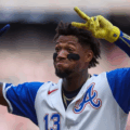 ¡Alerta! Ronald Acuña Jr. no pudo jugar contra Atléticos por molestias en su espalda