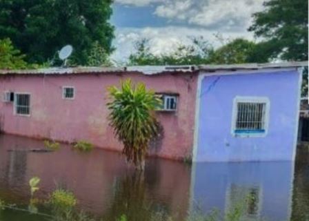 Inundados caseríos el estado Bolívar por desbordamiento del río Orinoco