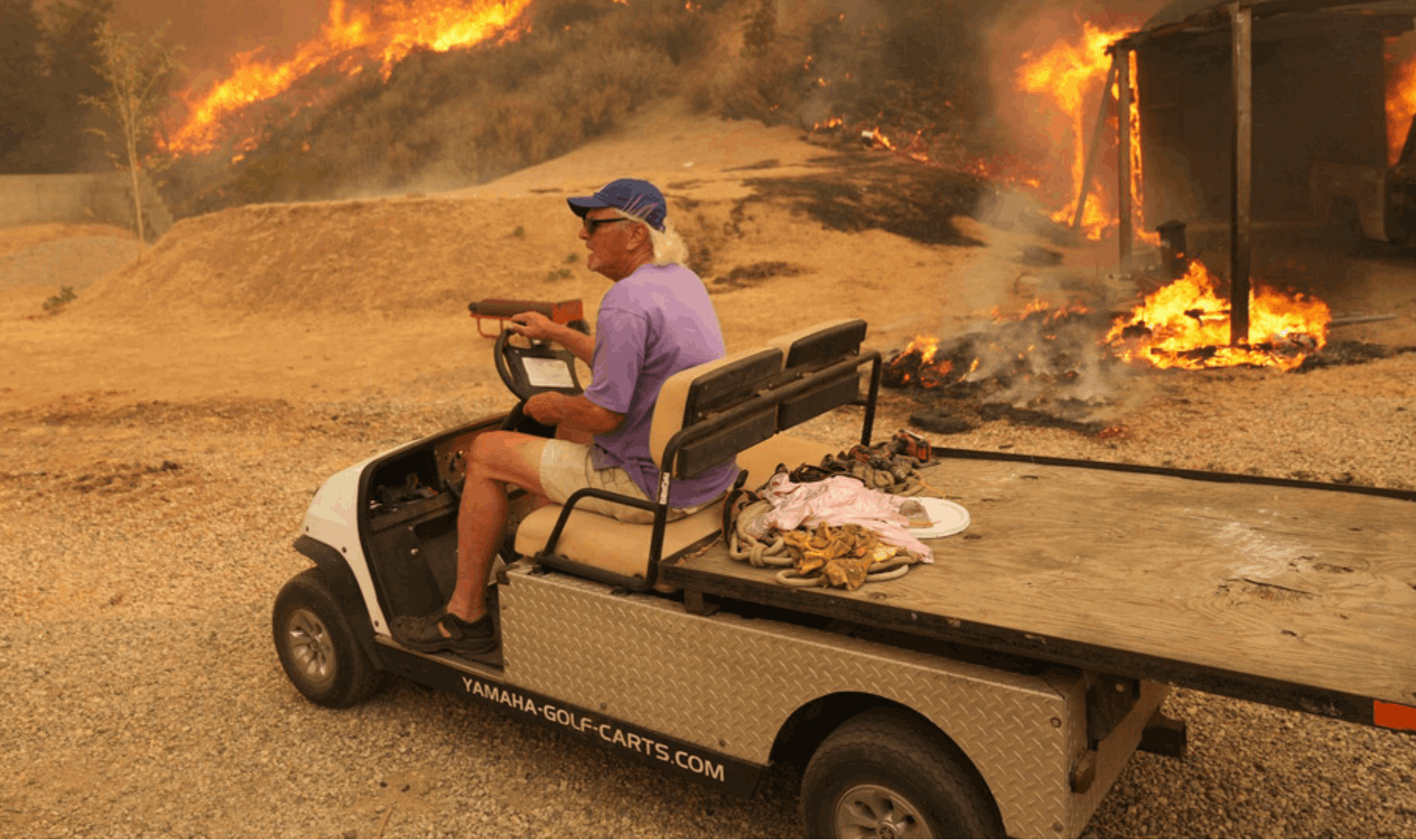 Se propagan dos incendios en California: al menos cuatro heridos reportados
