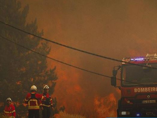 Se registran 10 grandes incendios graves en Portugal: Cinco mil bomberos los combaten
