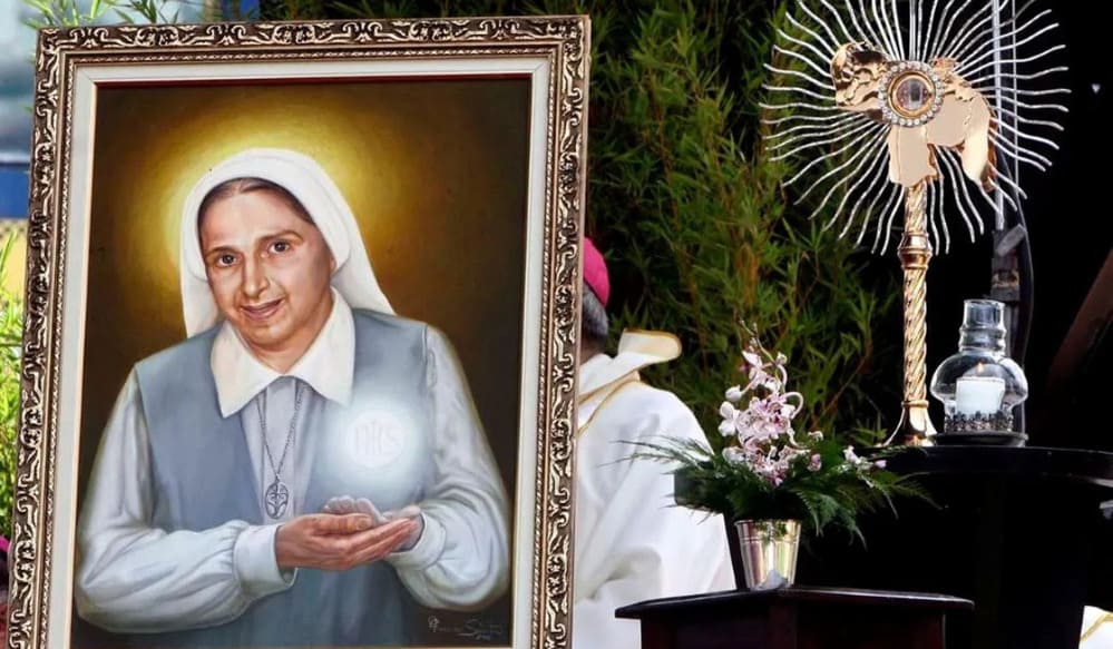 Remodelan hogar de la Beata Carmen Rendiles y levantan plaza en su honor