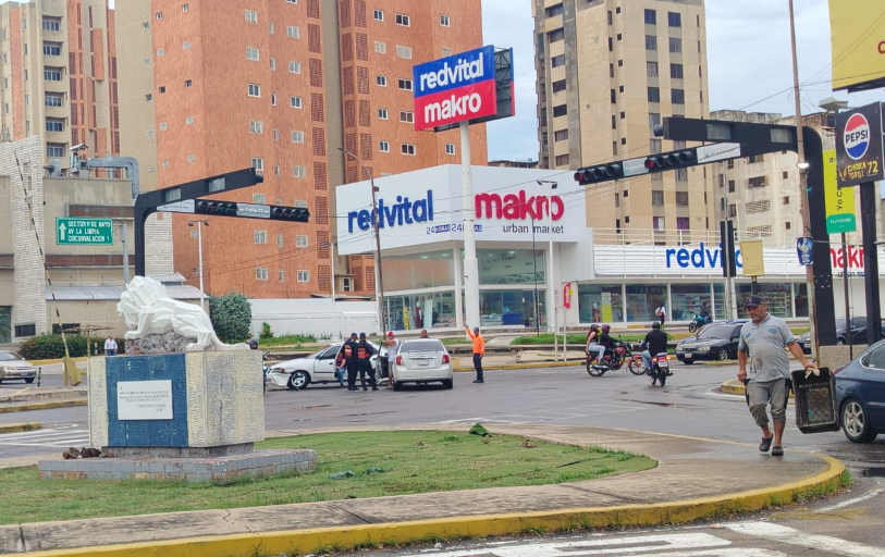Choque entre vehículos congestionó la avenida 5 de Julio