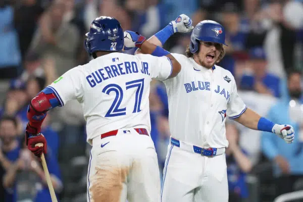 Azulejos toma delantera ante Dodgers en el primero de la Serie Mundial