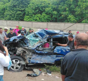 Herida pareja de casados en fuerte accidente de tránsito en la vía Palito Blanco