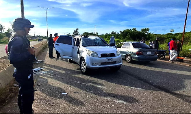 Vuelco de una camioneta dejó tres personas heridas en Lagunillas