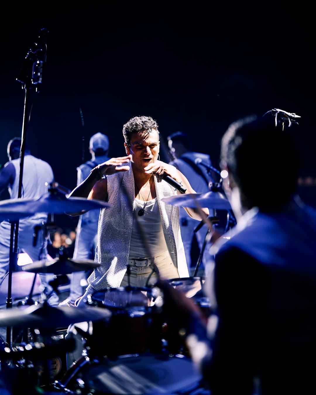Silvestre Dangond suspende concierto tras sentirse mal en tarima: 