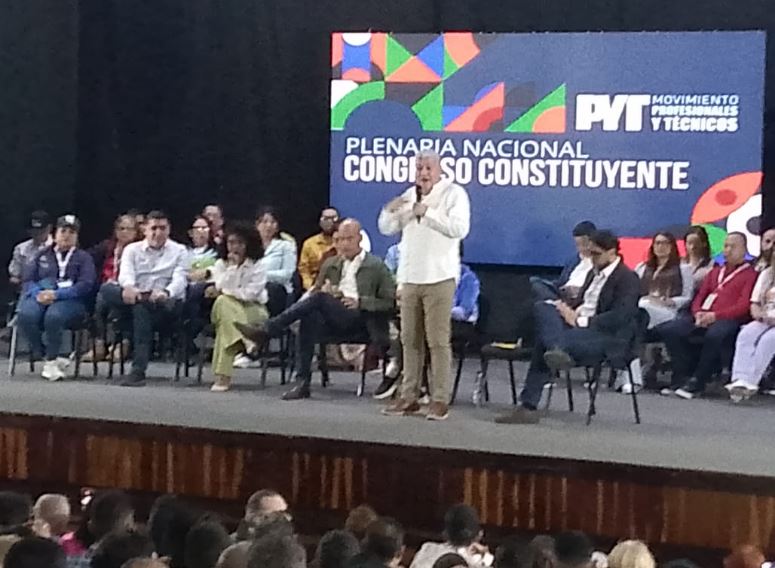 Profesionales y Técnicos delegación Zulia entregaron sus propuestas en la plenaria