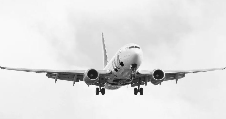 Ocho fallecidos tras estrellarse avión  en aeropuerto de Maine