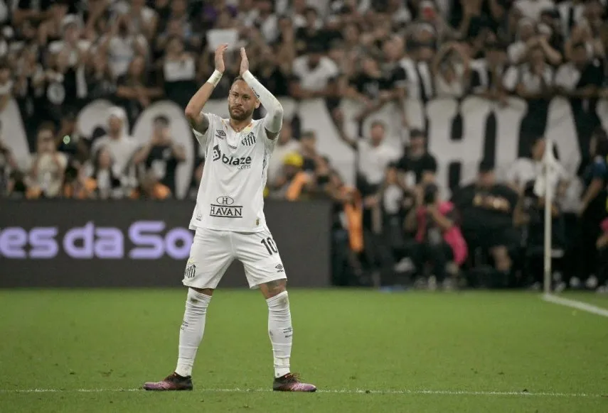 Neymar renueva una temporada más con el Santos