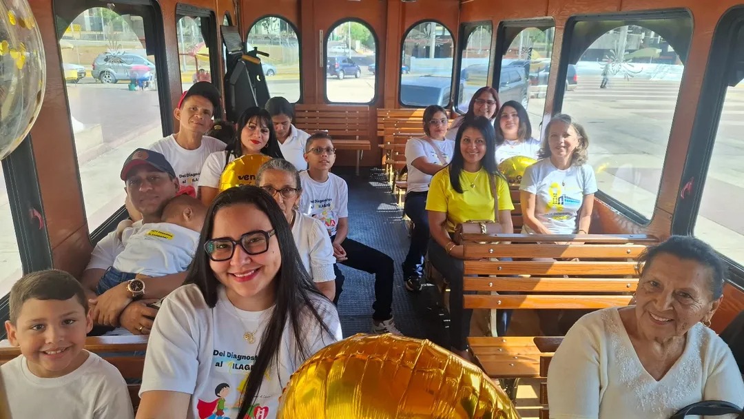 Un Tranvía cargado de milagros recorrió el corazón de Maracaibo