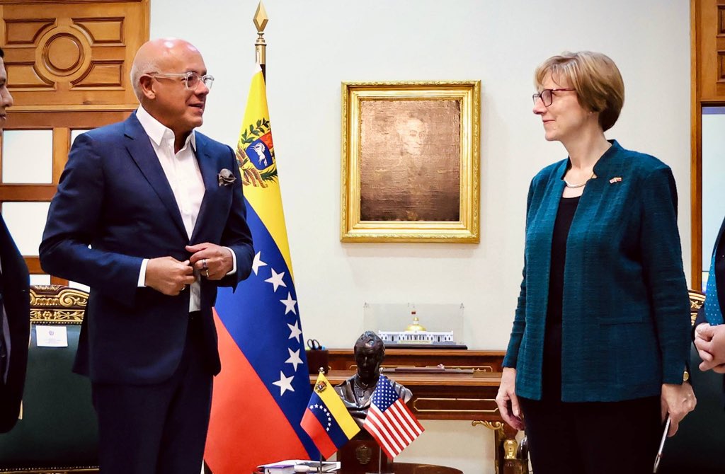 Jorge Rodríguez recibe a delegación del Senado de EE. UU. para fortalecer canales de cooperación