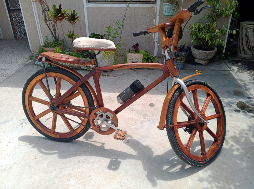 Bicicletas de madera tallada: Una 