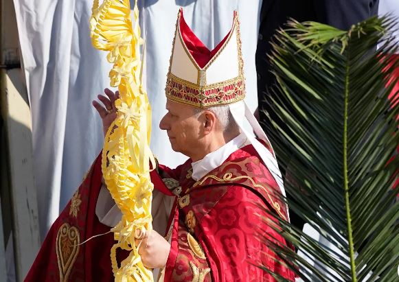 El papa León XIV rechaza en Domingo de Ramos las afirmaciones de que Dios justifica la guerra