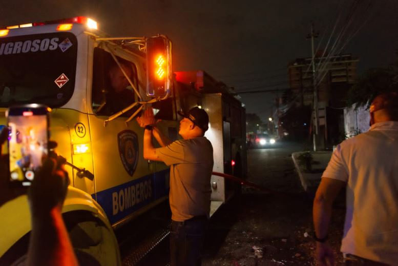 Alcaldía sofoca tres incendios en menos de 24 horas en Maracaibo
