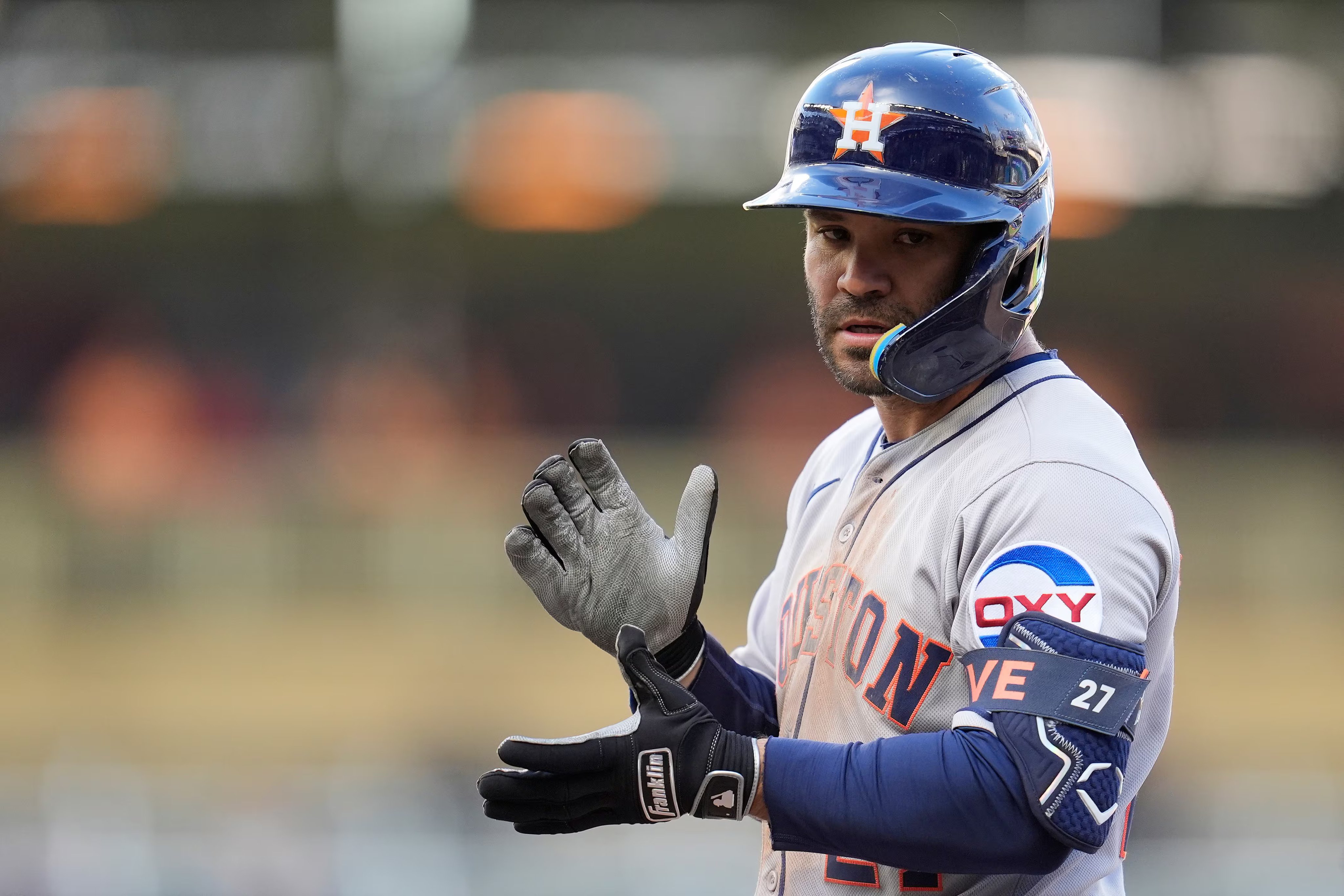 José Altuve alcanza los 2.400 hits y proyecta su ruta hacia los 3.000