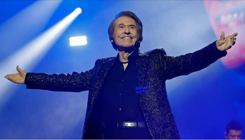 Raphael estremeció México con su concierto