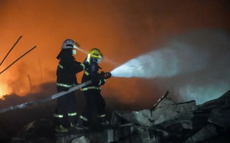 Al menos 26 muertos por explosión en fábrica de fuegos artificiales en China