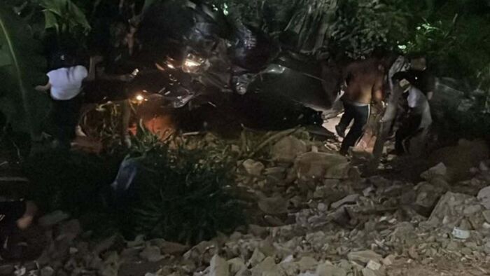 Aparatoso accidente en la C-1: Vehículo perdió el control y cayó a una cañada cerca del puente Pomona