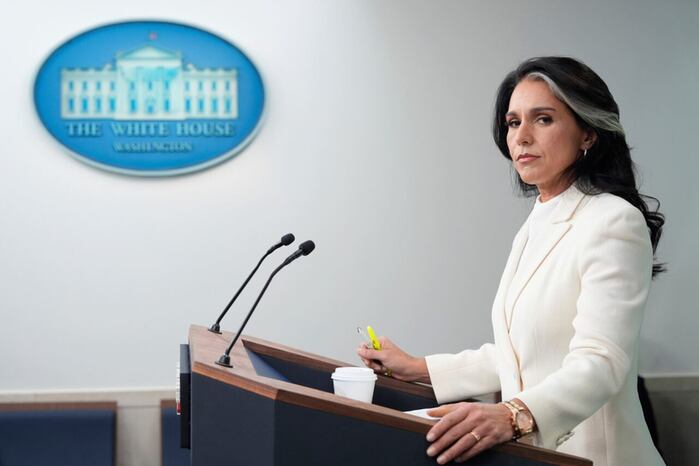 Tulsi Gabbard renuncia como directora de Inteligencia Nacional de EE UU por problemas de salud de su esposo