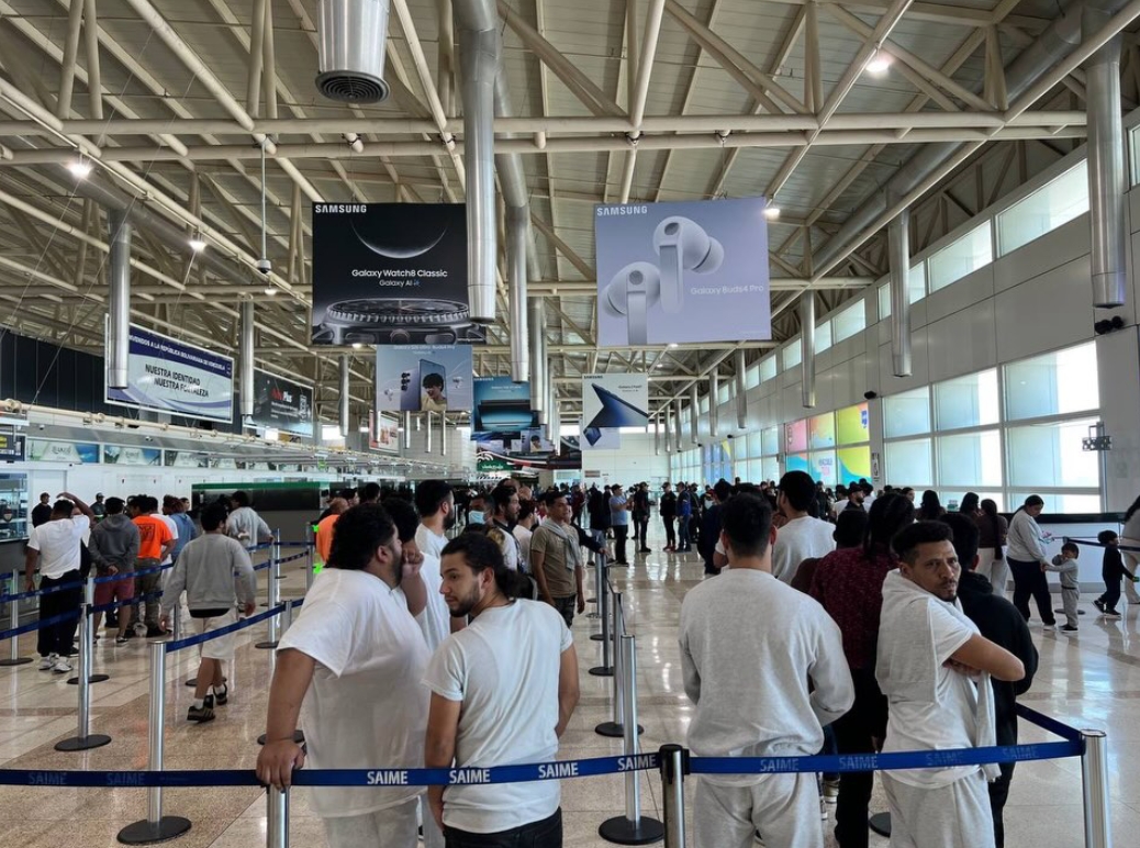 Arribaron al país 166 venezolanos repatriados desde Miami