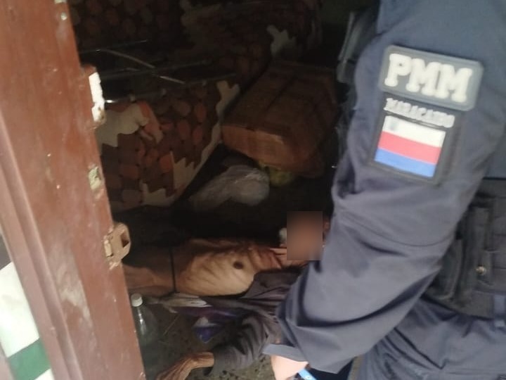 Polimaracaibo, PNB y Bomberos rescatan a un adulto mayor en severo estado de desnutrición en San Jacinto