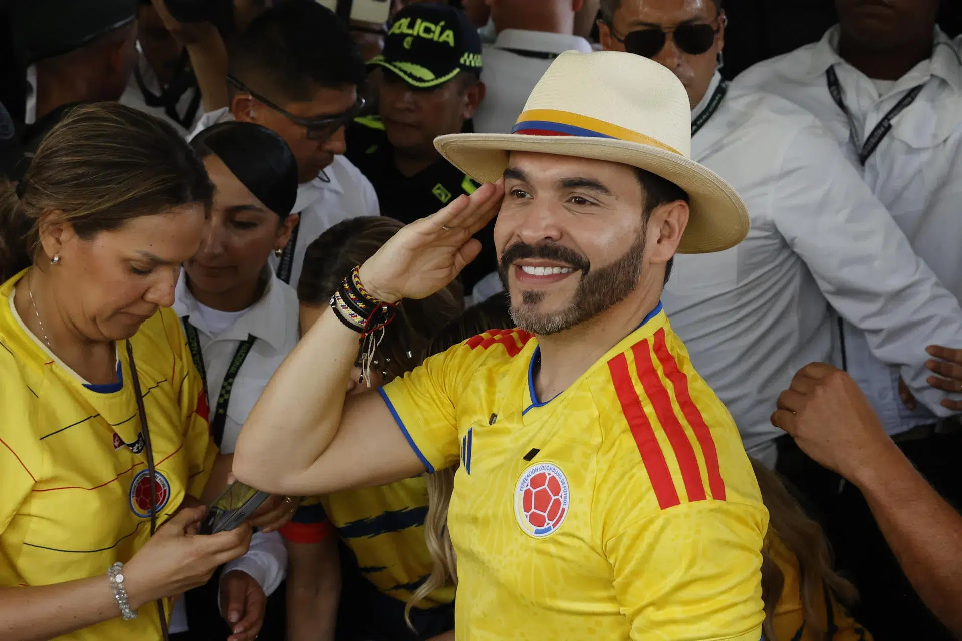 Abelardo De la Espriella votó en Barranquilla confiado de que ganará la Presidencia en la segunda vuelta