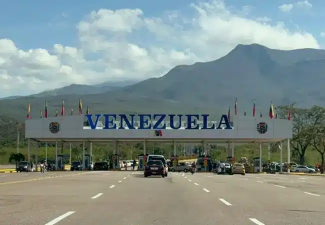Colombia confirmó el restablecimiento del tránsito fronterizo con Venezuela