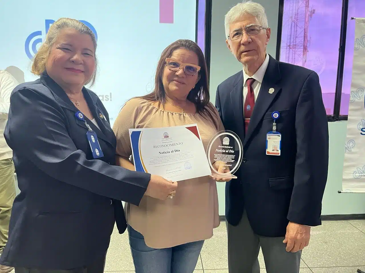 Noticia al Día recibe reconocimiento de la URBE por su labor con la verdad y la información oportuna