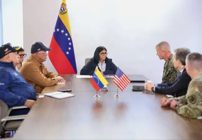 Presidenta (E) Delcy Rodríguez se reunió con el mayor general Kevin Jarrard y demás autoridades de EEUU para coordinar labores humanitarias