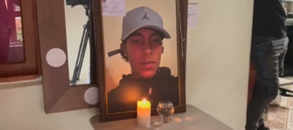 Entre globos blancos y un clamor de justicia despidieron a Alexander Avendaño: Su hermana reveló la humillación que recibió el joven
