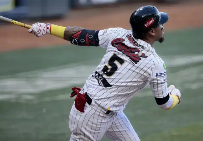 Leones del Caracas entrega a Orlando Arcia en mega-cambio con Caribes de Anzoátegui