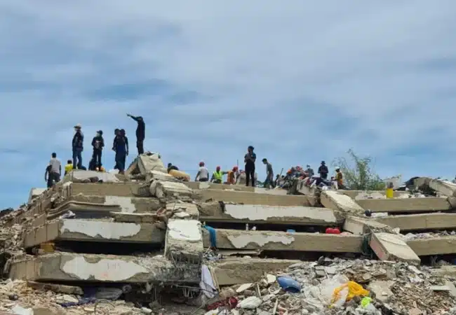 “No tengo nada que perder, que me maten si quieren”: La desesperación de las familias en La Guaira tras el terremoto