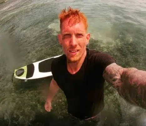 Continúa siendo un misterio en el Caribe: La desaparición del kitesurfista venezolano Augusto Corrente «El Rojo» moviliza a tres islas