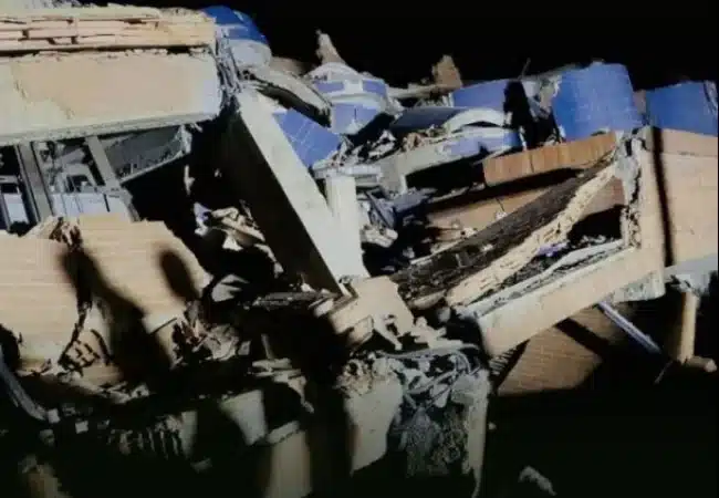 Gobernador Víctor Clark confirma dos fallecidos tras colapso del edificio ‘La Mar Suites’ en Tucacas