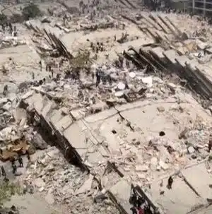 Imágenes aéreas revelan la magnitud de la devastación tras doblete sismico en La Guaira