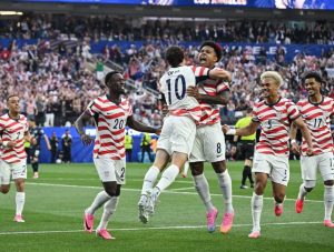 Estados Unidos se impone con autoridad y golea a Paraguay en su debut mundialista