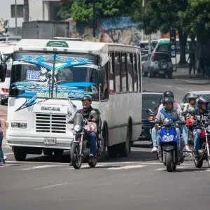 Banco de Venezuela y transportistas públicos acuerdan cobro electrónico  del pasaje