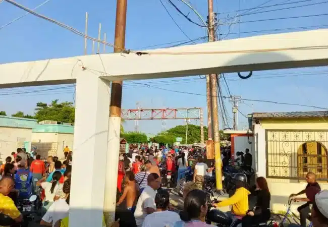 Entre la angustia y la esperanza: Una tercera victima de la lancha que zozobró en el Lago esta grave