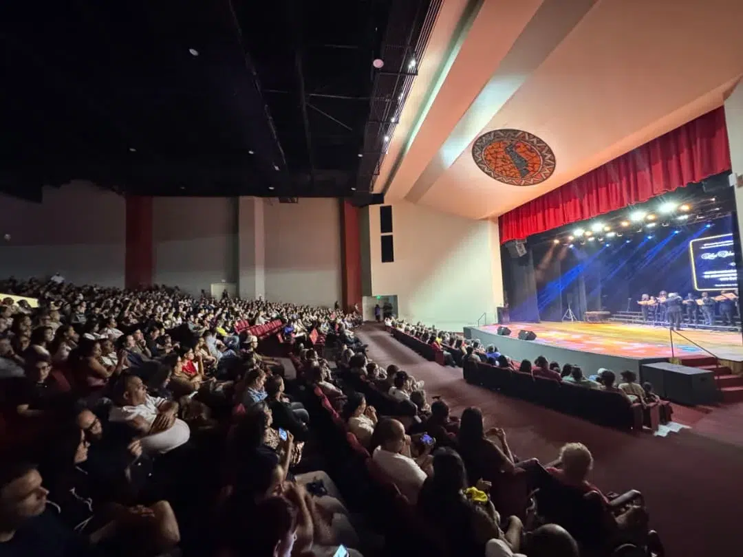 A casa llena: Teatro Escuela Niños Cantores celebró su 2do aniversario de reapertura con el encuentro coral «Las Voces del Alma»