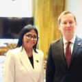 Delcy Rodríguez sostiene reunión 