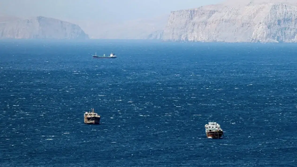 Irán cerró de nuevo el estrecho de Ormuz tras los continuos ataques israelíes en el Líbano