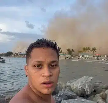 Chamos grababan en la playa y captaron el colapso de edificios por los sismos en La Guaira