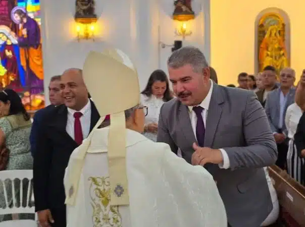 ​Feligreses elevan oraciones por víctimas de terremoto durante toma de posesión del nuevo Obispo de Cabimas