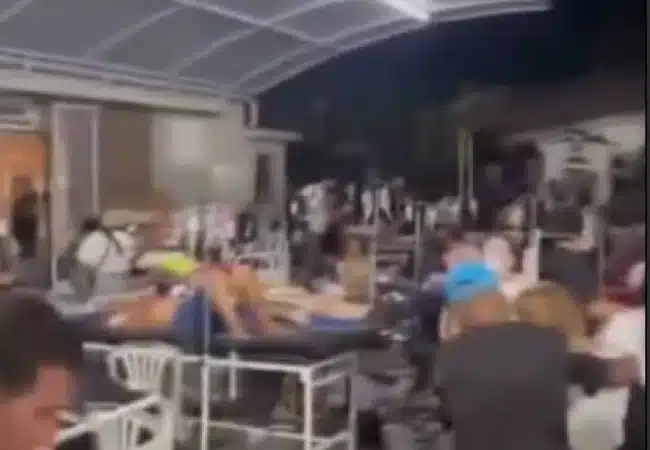 Colapsado el Hospital José María Vargas: Atienden pacientes en el estacionamiento