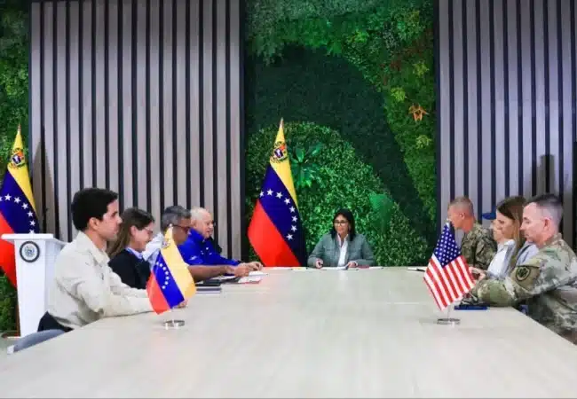 Presidenta (E) Delcy Rodríguez se reunió con el líder del equipo Dart de EEUU