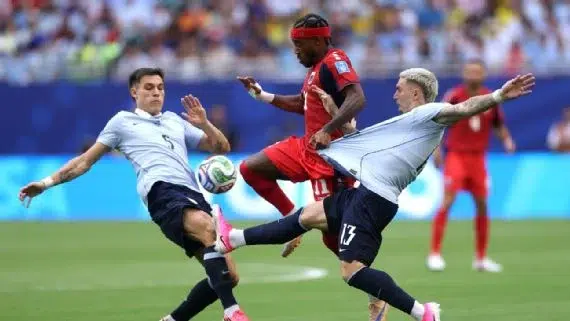 Uruguay en aprietos y contra las cuerdas