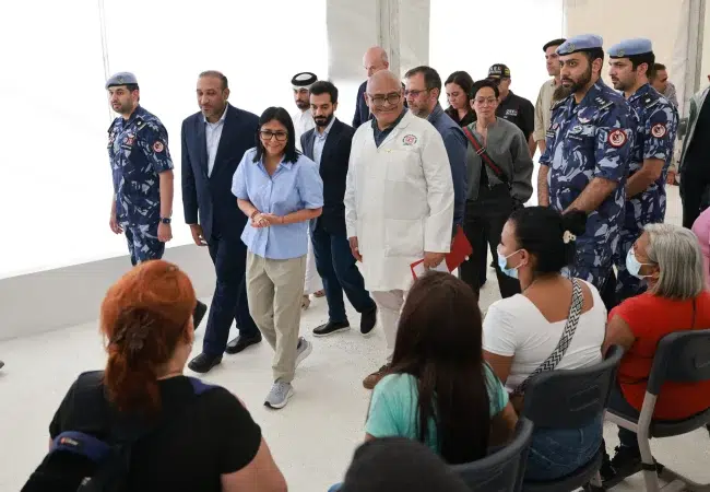 Presidenta (E) Delcy Rodríguez visitó el hospital móvil instalado por Qatar